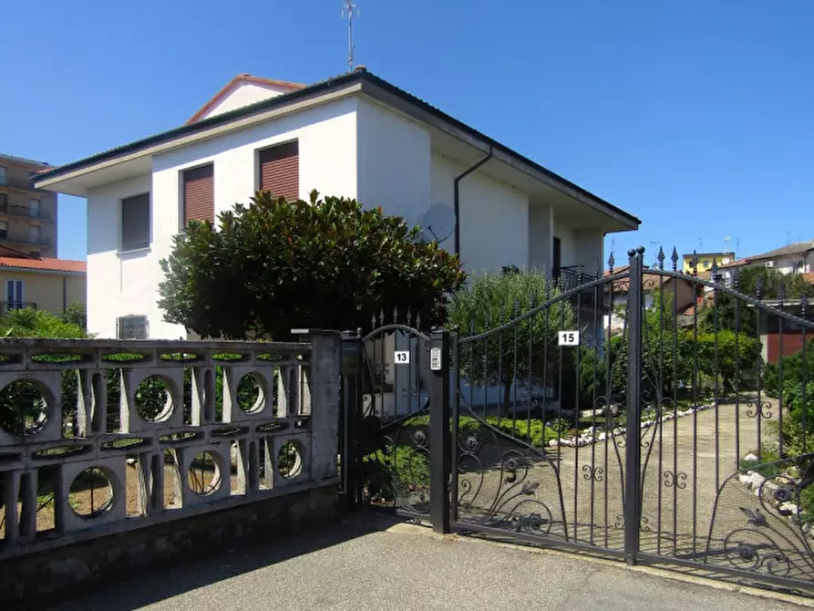 Immagine 1 di Villa in vendita  in via Boschine n° 13 a Sannazzaro De' Burgondi
