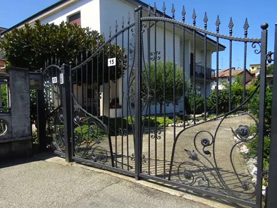 Immagine 3 di Villa in vendita  in via Boschine n° 13 a Sannazzaro De' Burgondi