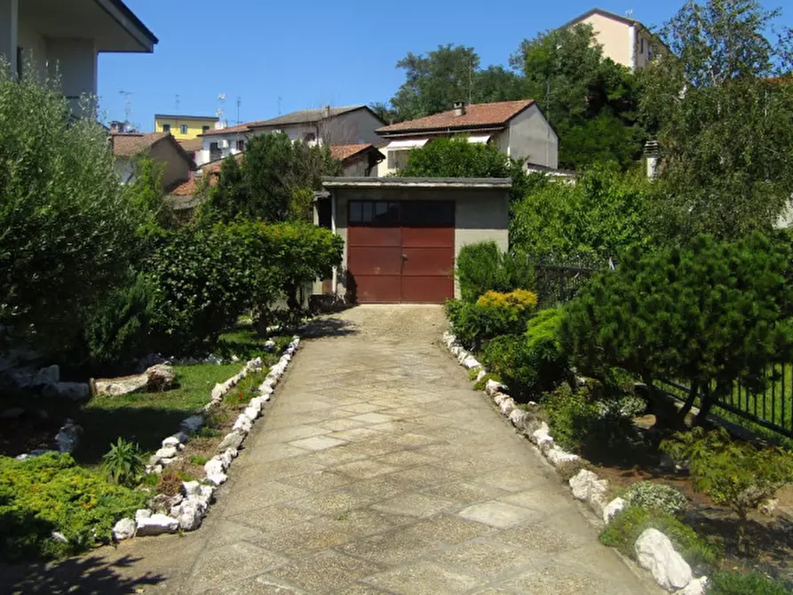 Immagine 5 di Villa in vendita  in via Boschine n° 13 a Sannazzaro De' Burgondi