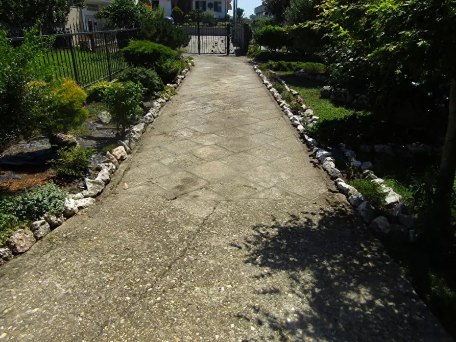 Immagine 6 di Villa in vendita  in via Boschine n° 13 a Sannazzaro De' Burgondi