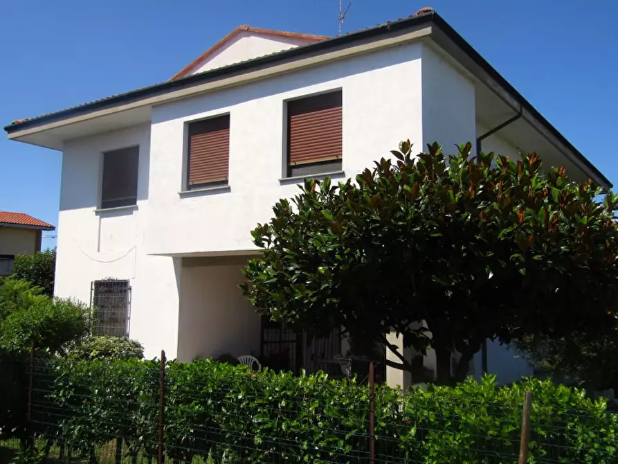 Immagine 11 di Villa in vendita  in via Boschine n° 13 a Sannazzaro De' Burgondi