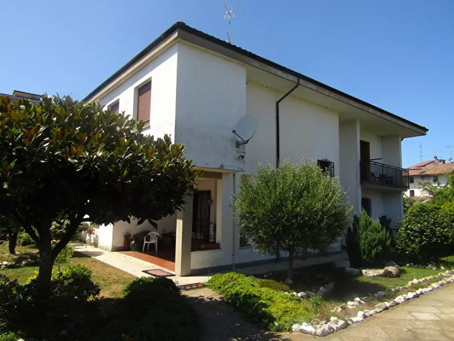 Immagine 12 di Villa in vendita  in via Boschine n° 13 a Sannazzaro De' Burgondi