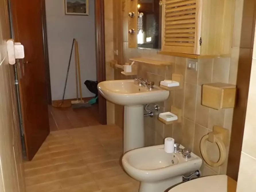 Immagine 15 di Appartamento in vendita  a Arcevia