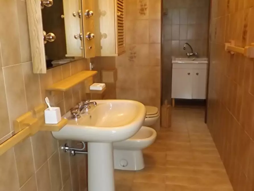 Immagine 28 di Appartamento in vendita  a Arcevia