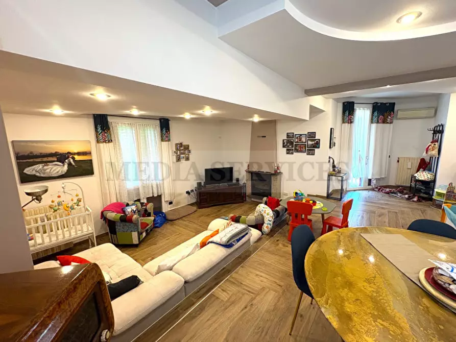 Immagine 10 di Villa in vendita  in via Primo Maggion° 12 a Sannazzaro De' Burgondi