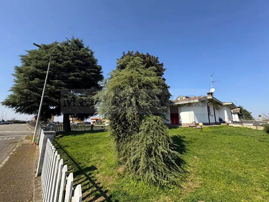 Immagine 27 di Villa in vendita  in via Primo Maggion° 12 a Sannazzaro De' Burgondi