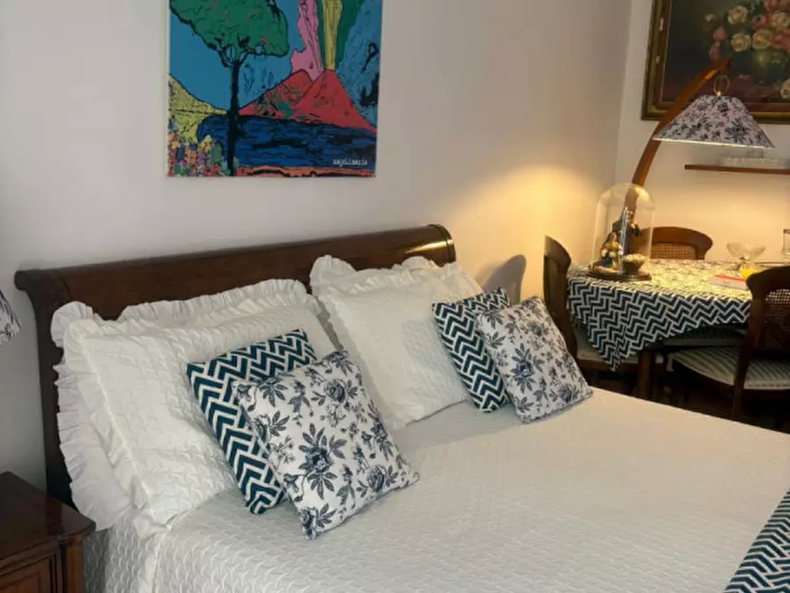 Immagine 3 di Appartamento in affitto  in via toledo 257 a Napoli