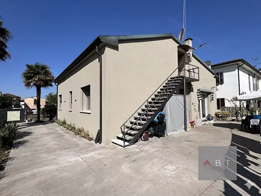 Immagine 1 di Casa indipendente in vendita  a Tombolo