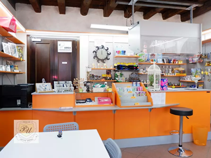 Immagine 2 di Palazzo in vendita  in Via Principe Umberto 54/b a Este