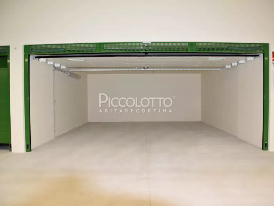 Immagine 3 di Garage in vendita  in località Chiamulera a Cortina D'ampezzo