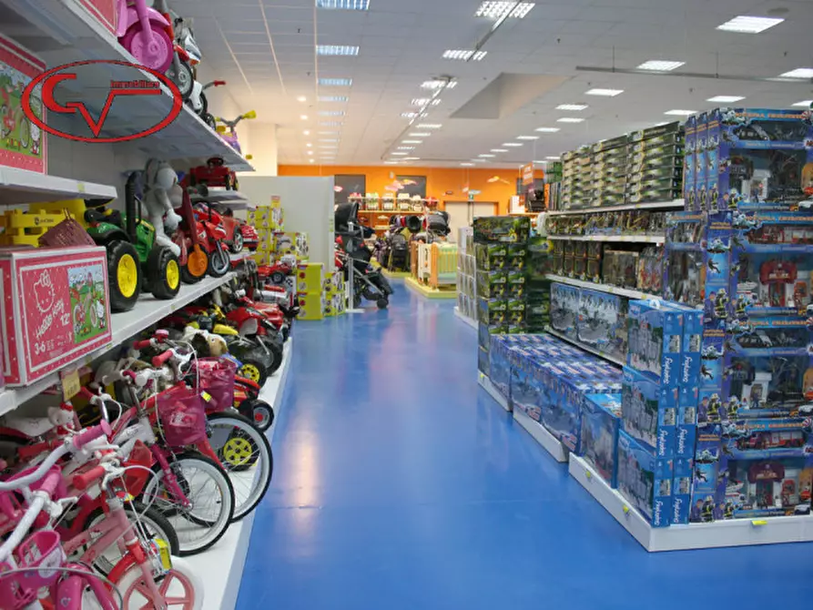 Immagine 4 di Negozio in affitto  in via turati a Loro Ciuffenna