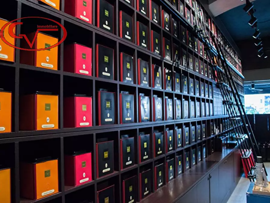 Immagine 5 di Negozio in affitto  in via turati a Loro Ciuffenna