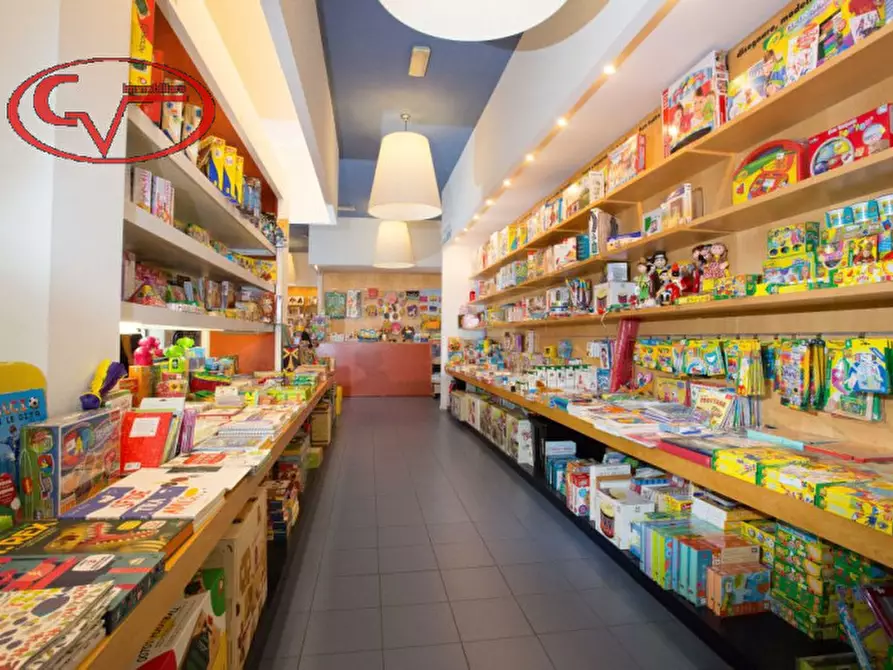 Immagine 7 di Negozio in affitto  in via turati a Loro Ciuffenna