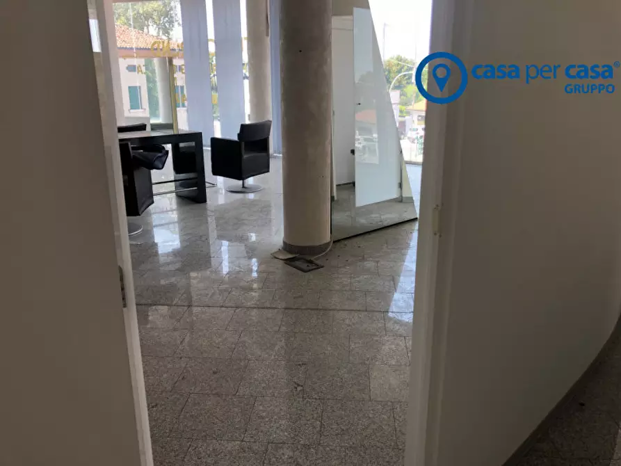 Immagine 25 di Negozio in affitto  in Via Savonarola 1 a Rovigo