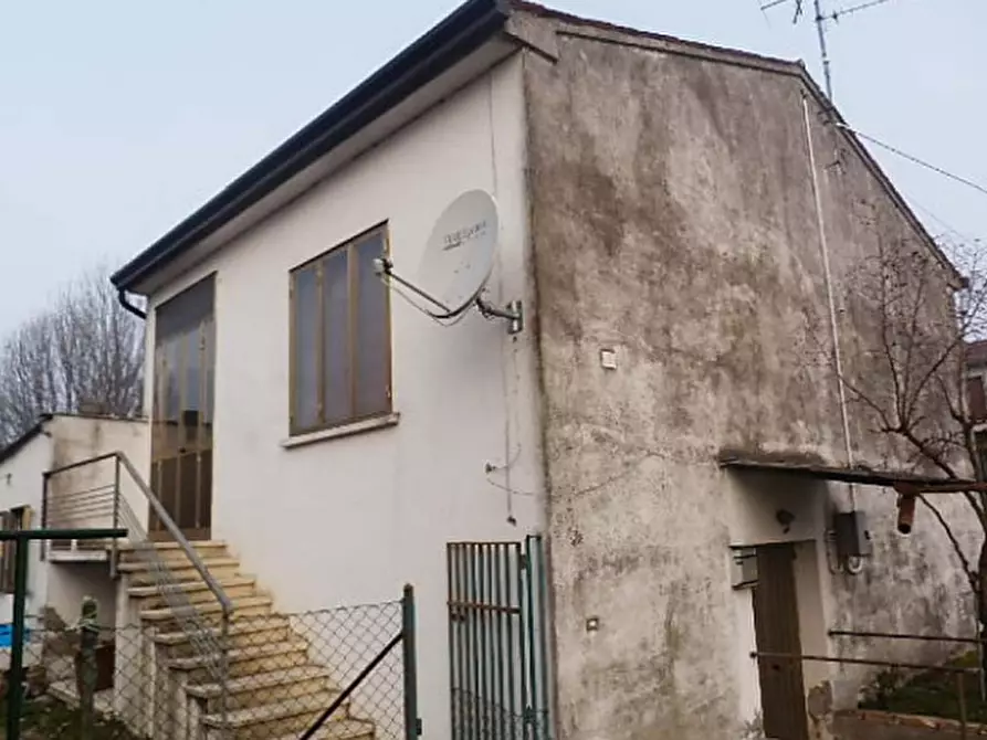 Immagine 1 di Casa indipendente in vendita  in VIA BATORCOLO 1 a Legnago