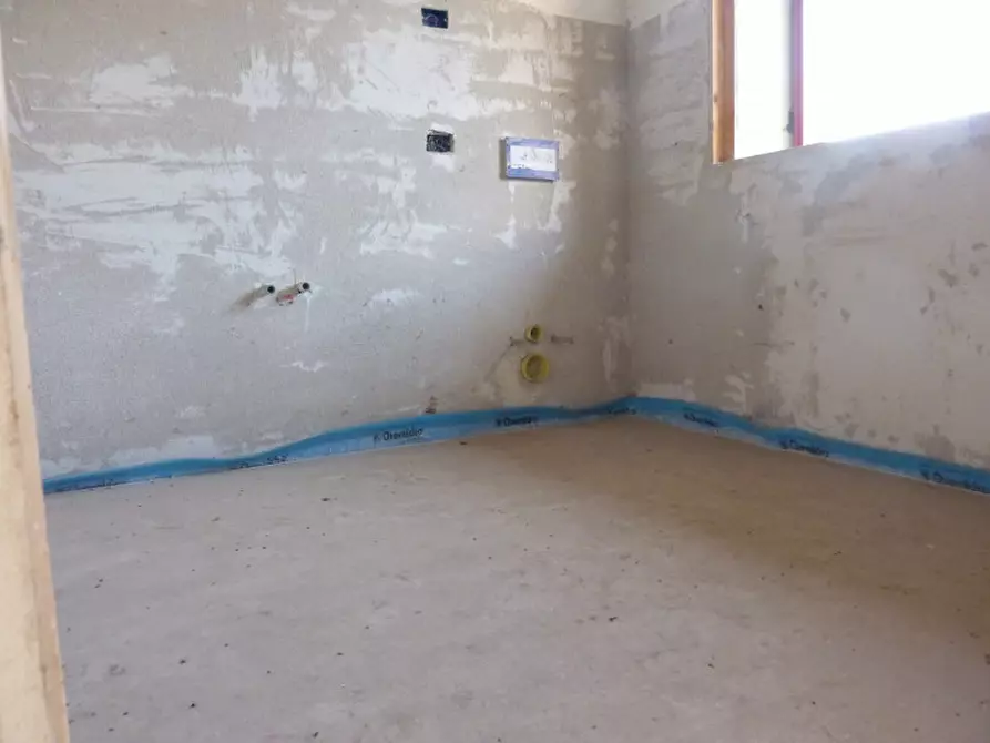 Immagine 9 di Casa trifamiliare in vendita  in via schiavonesca nuova a Volpago Del Montello