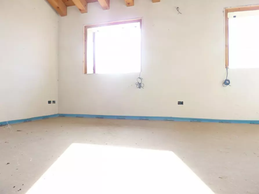 Immagine 23 di Casa trifamiliare in vendita  in via schiavonesca nuova a Volpago Del Montello