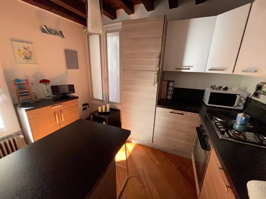 Immagine 5 di Appartamento in vendita  in Contrà Porti a Vicenza