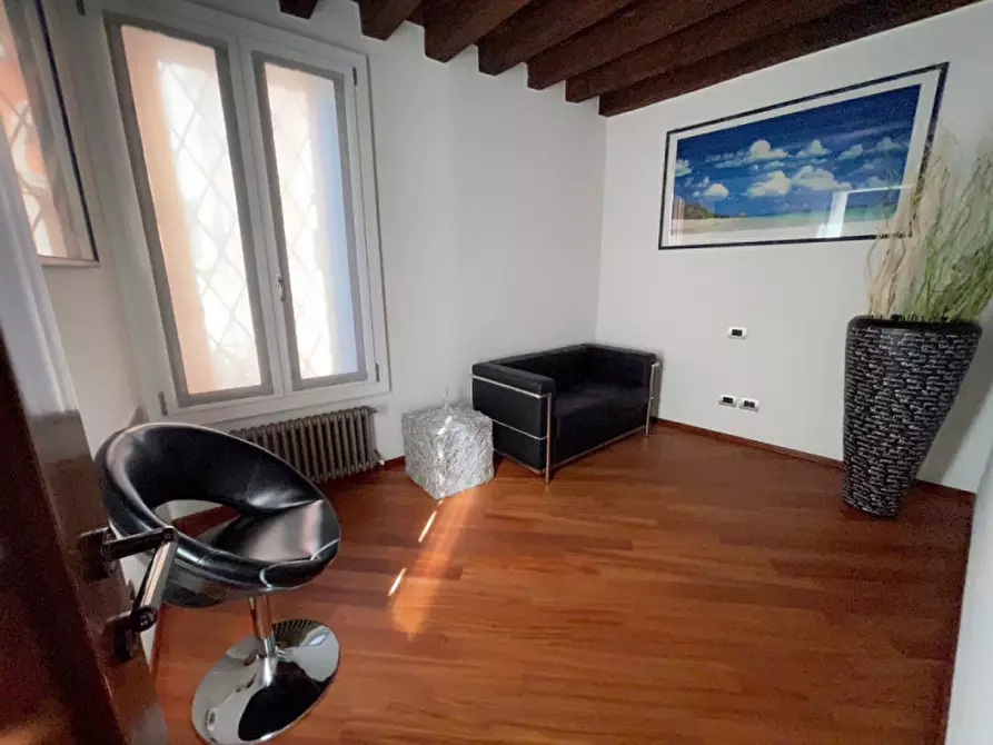 Immagine 10 di Appartamento in vendita  in Contrà Porti a Vicenza
