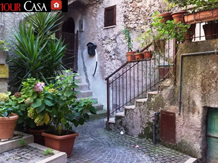 Immagine 12 di Appartamento in vendita  a Guidonia Montecelio