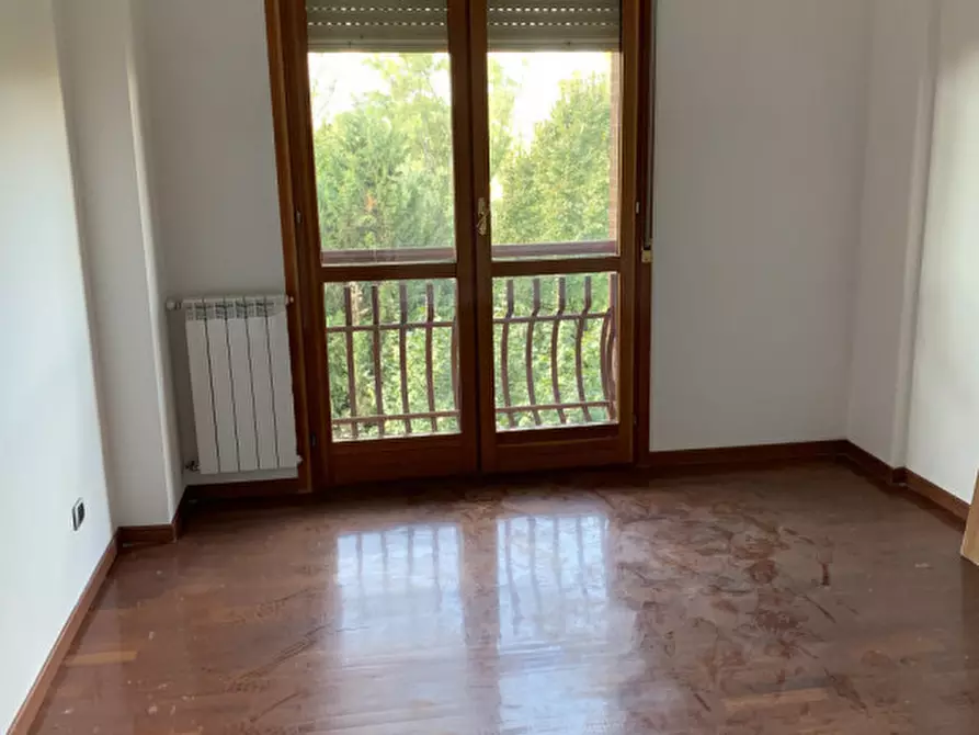 Immagine 9 di Appartamento in vendita  in Via Calcutta a Roma