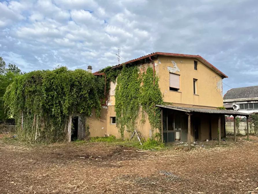 Immagine 1 di Casa indipendente in vendita  in Via Saragat a Mirano