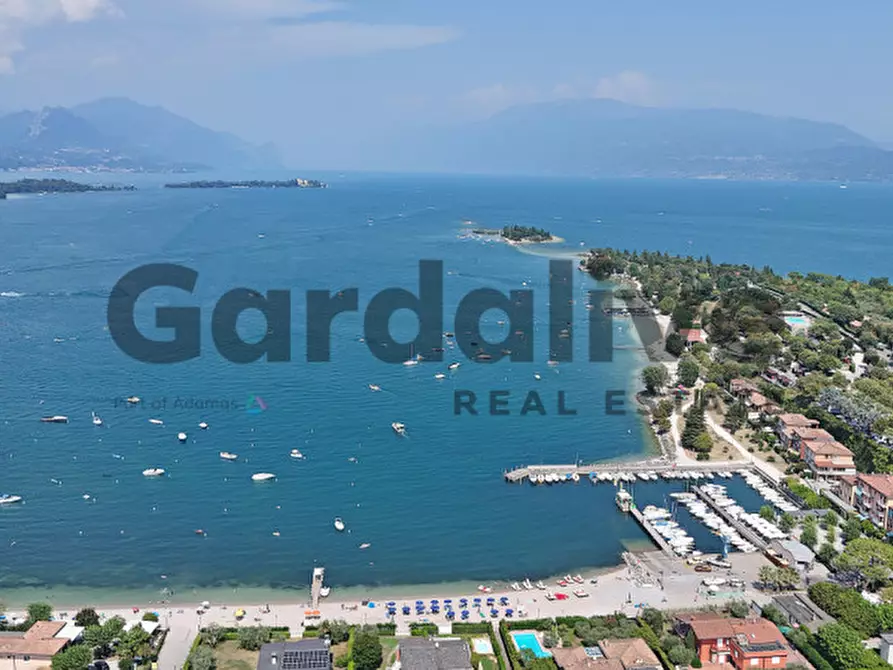 Immagine 1 di Appartamento in vendita  in Via Belvedere a Manerba Del Garda