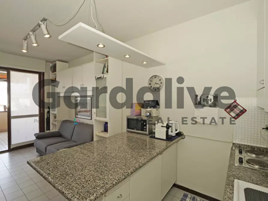 Immagine 5 di Appartamento in vendita  in Via Belvedere a Manerba Del Garda