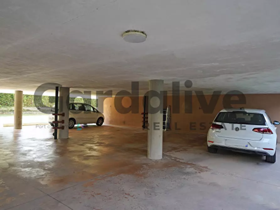 Immagine 19 di Appartamento in vendita  in Via Belvedere a Manerba Del Garda