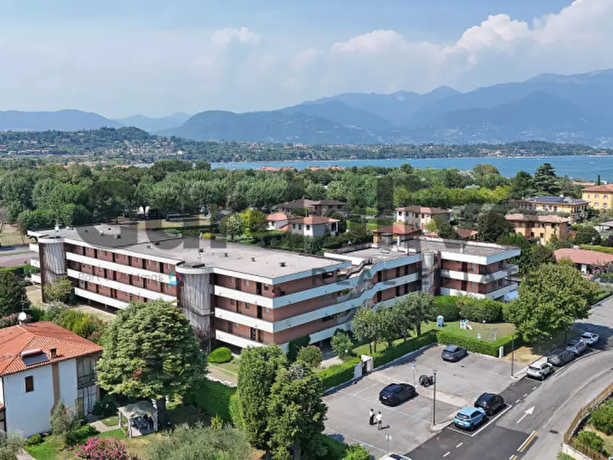 Immagine 30 di Appartamento in vendita  in Via Belvedere a Manerba Del Garda