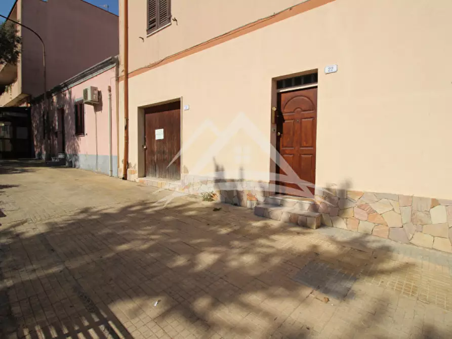 Immagine 1 di Magazzino in vendita  in Piazza Marconi,23 a Porto Torres