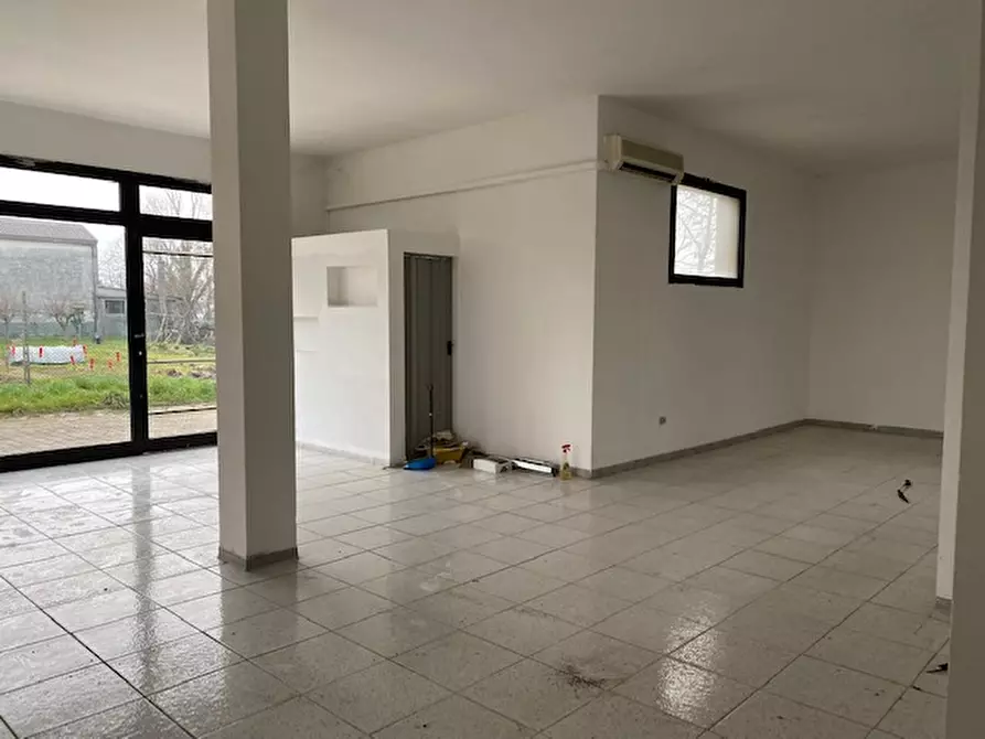 Immagine 5 di Negozio in vendita  in via borgo botteghe a Piove Di Sacco