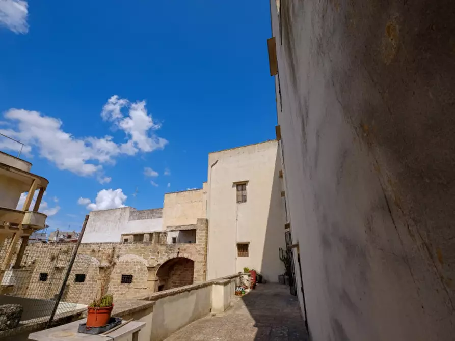 Immagine 3 di Palazzo in vendita  a Matino