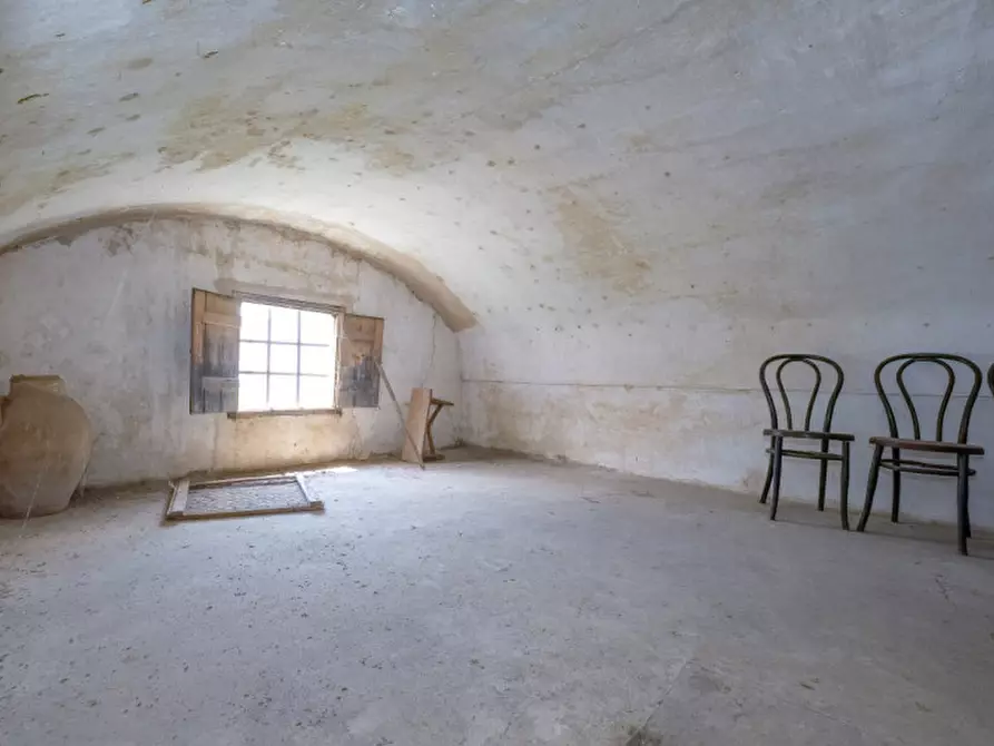 Immagine 18 di Palazzo in vendita  a Matino