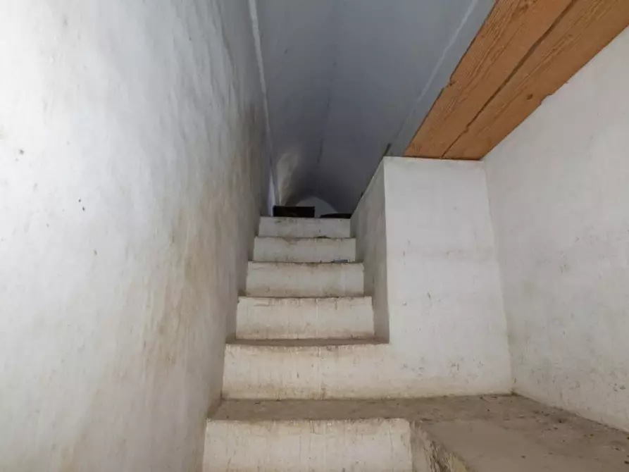 Immagine 20 di Palazzo in vendita  a Matino