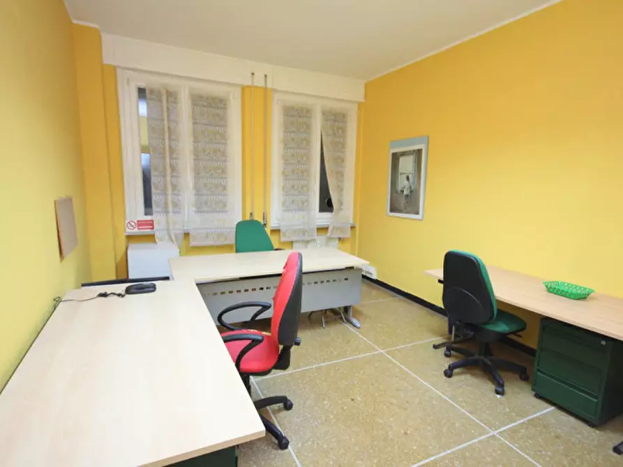 Immagine 2 di Ufficio in affitto  in piazza de marini a Genova