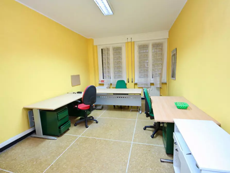 Immagine 3 di Ufficio in affitto  in piazza de marini a Genova