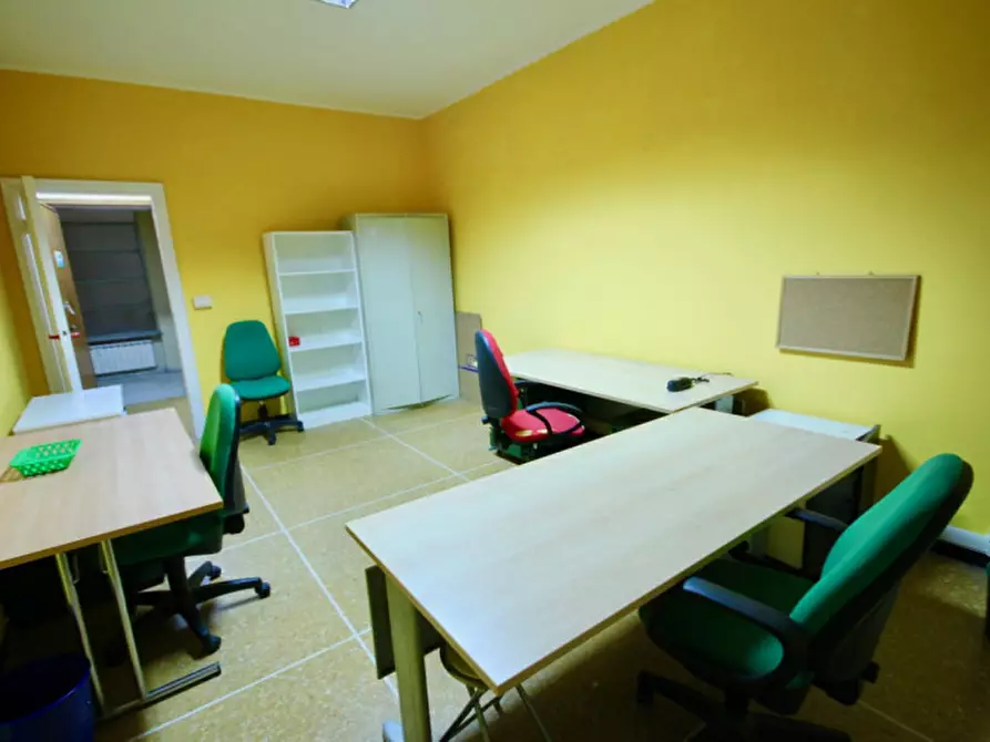 Immagine 12 di Ufficio in affitto  in piazza de marini a Genova