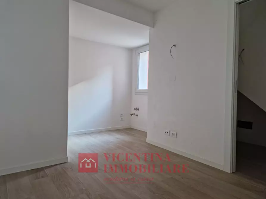 Immagine 6 di Appartamento in vendita  in Via Legione antonini 24 a Vicenza