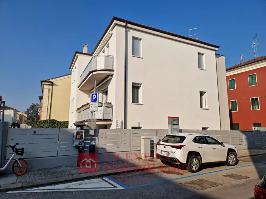 Immagine 13 di Appartamento in vendita  in Via Legione antonini 24 a Vicenza