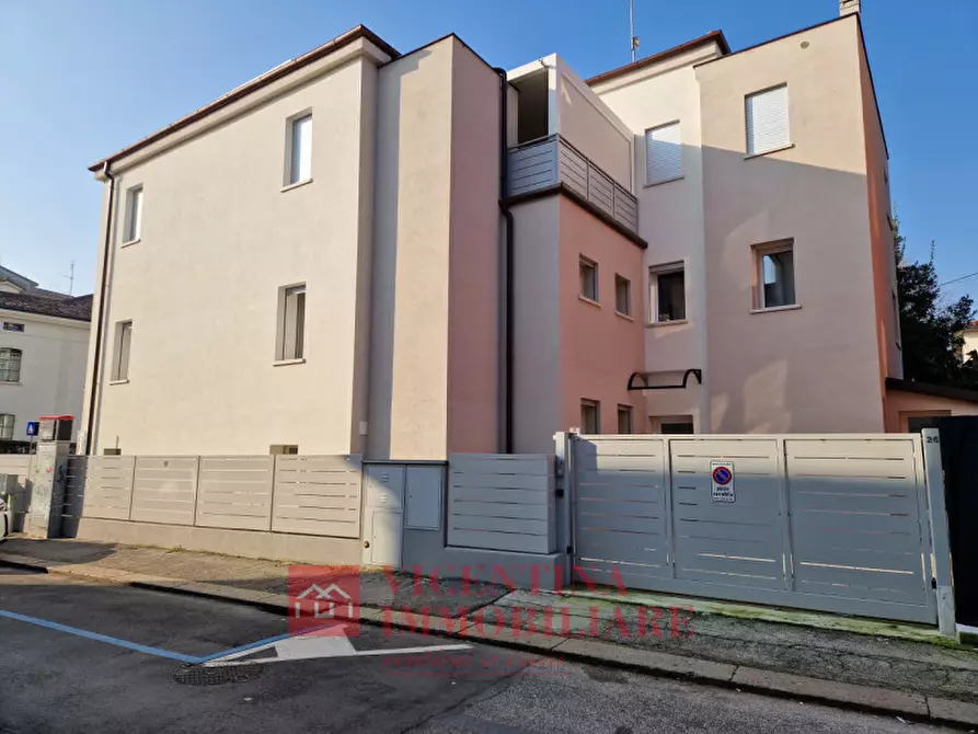 Immagine 14 di Appartamento in vendita  in Via Legione antonini 24 a Vicenza