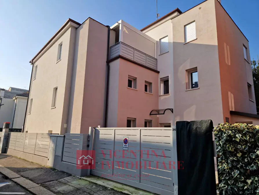 Immagine 15 di Appartamento in vendita  in Via Legione antonini 24 a Vicenza