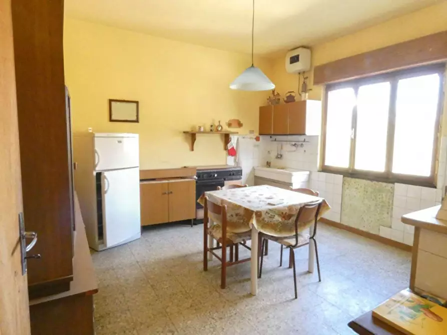 Immagine 3 di Appartamento in vendita  in Via Sonnino a Acqualagna