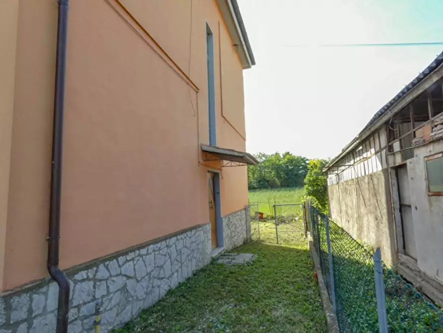 Immagine 8 di Appartamento in vendita  in Via Sonnino a Acqualagna