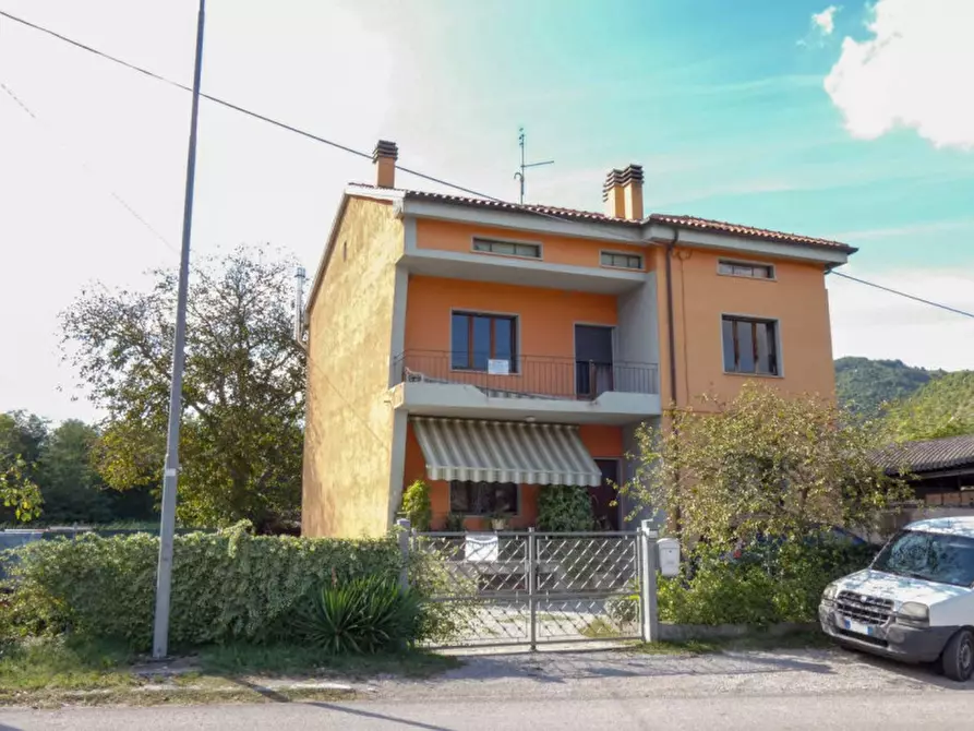 Immagine 10 di Appartamento in vendita  in Via Sonnino a Acqualagna