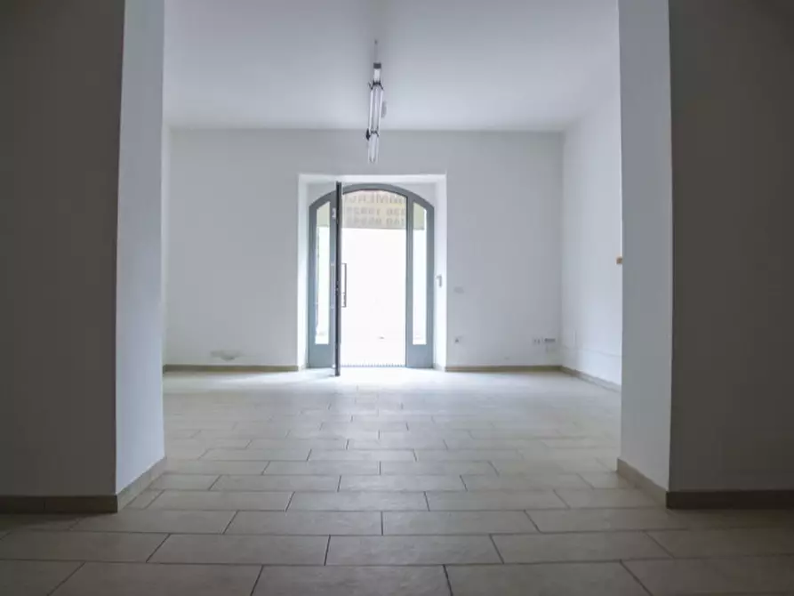 Immagine 7 di Negozio in vendita  in Via del Comun a Commezzadura