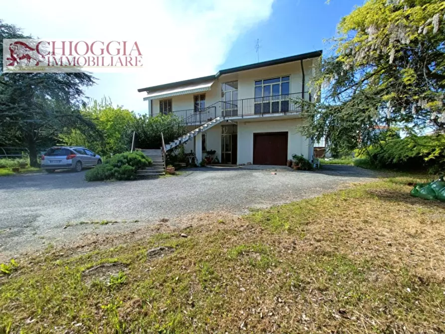 Immagine 1 di Casa indipendente in vendita  in Cavanella D'Adige a Chioggia