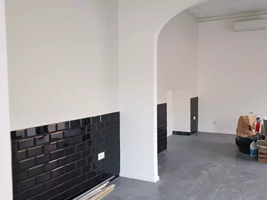 Immagine 21 di Negozio in affitto  in via Anguillarese a Anguillara Sabazia