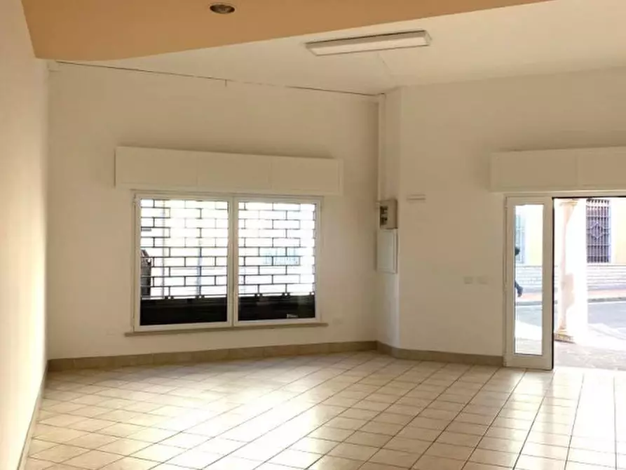 Immagine 9 di Laboratorio in affitto  in Via Piave a Ghedi