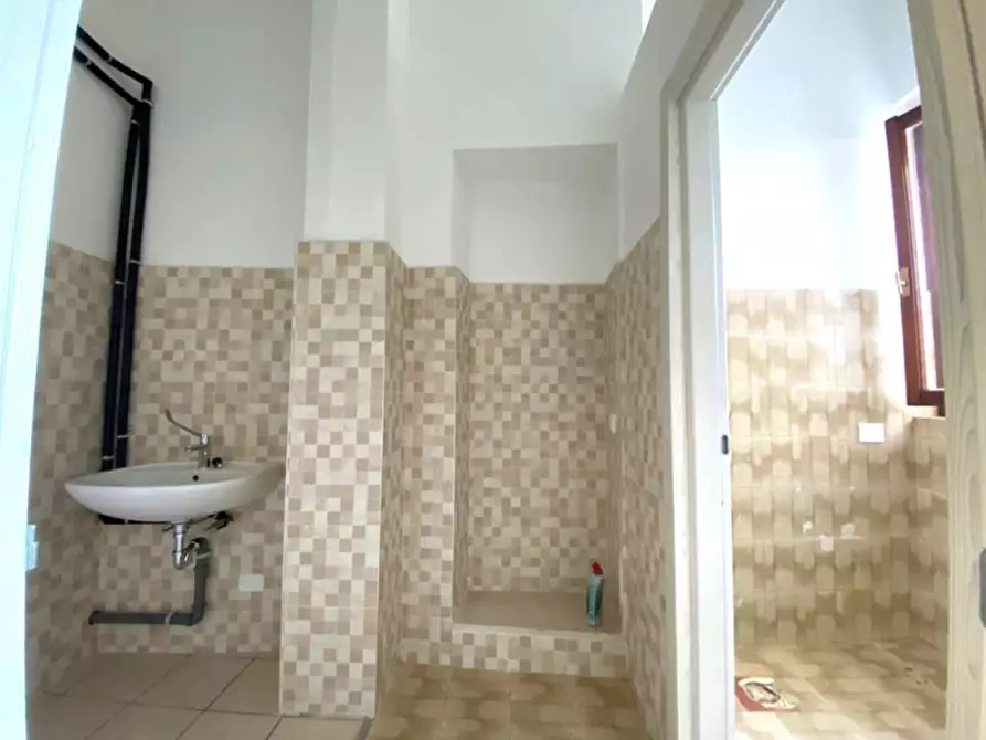 Immagine 12 di Laboratorio in affitto  in Via Piave a Ghedi